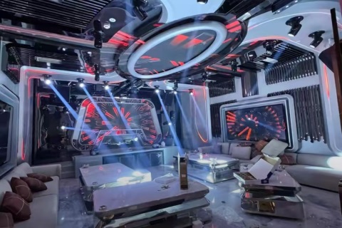 林芝KTV高薪急聘女服务员 日结1200起提供住宿